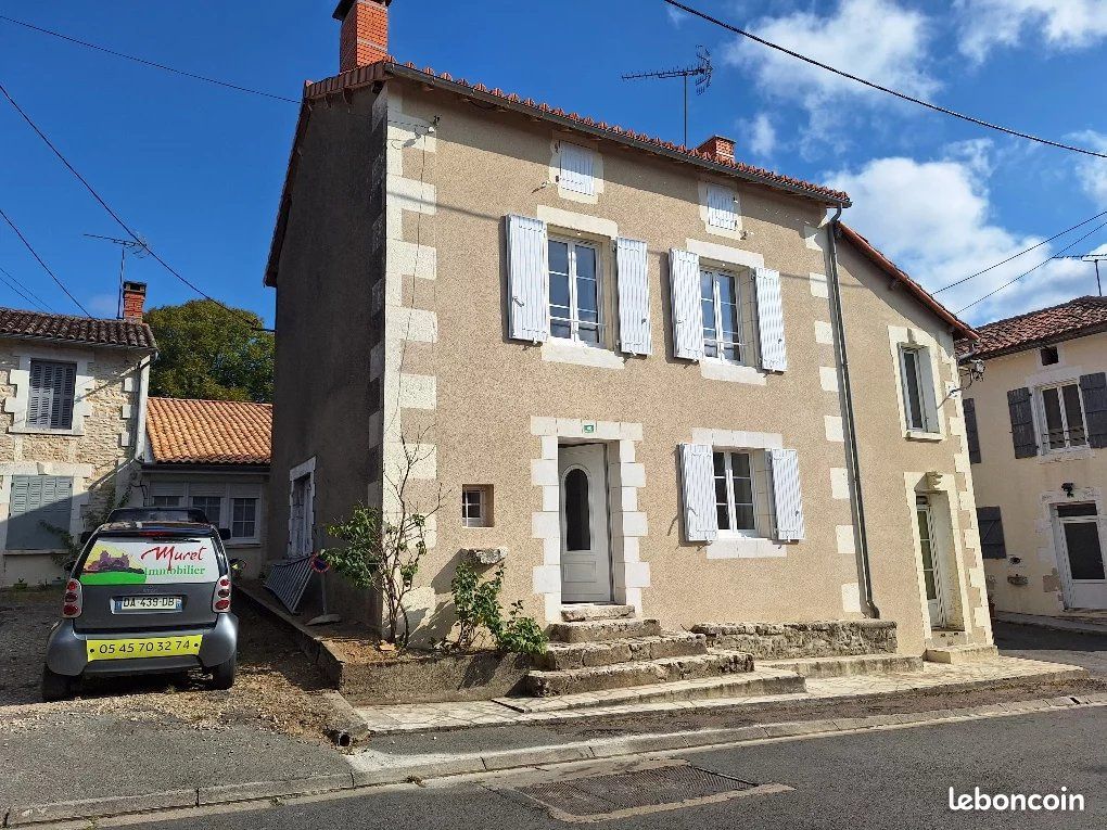 Maison 4 pièces 90 m² · à Saint-Laurent-de-Céris · 90 m² · 103 000 €