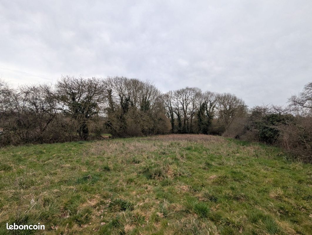 Terrain 3205 m² · à Lassy · 313 500 €