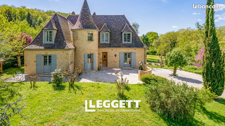Maison 10 pièces 227 m²