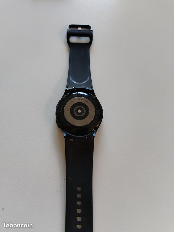 Montre Samsung galaxy watch 4 SM-R860NZKAXEF BON ETAT NOIRE bluetooth 40mm (image 3)