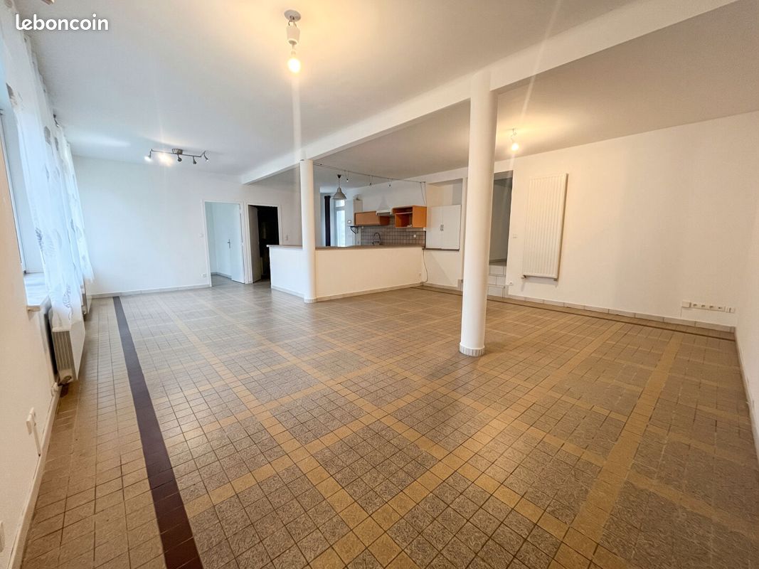 Appartement 5 pièces 110 m² · à Aulnois-sur-Seille · 110 m² · 675 €/mois