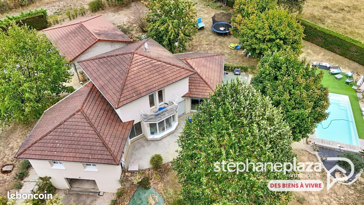 Maison 8 pièces 179 m² · à Ceyzériat · 179 m² · 439 000 €