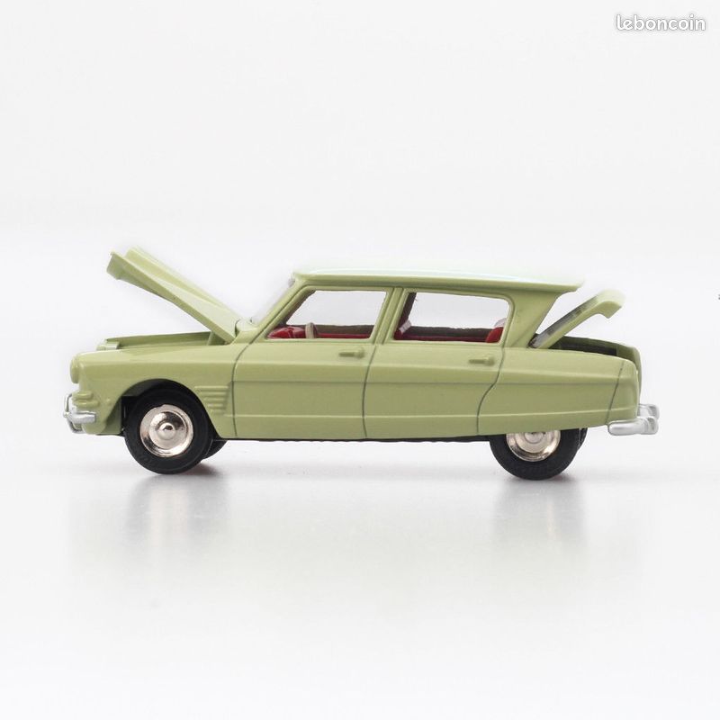 Dinky Toys 557 – Citroën Ami 6 Berline 1963 – Vert Tilleul/blanc – 1:43 Atlas