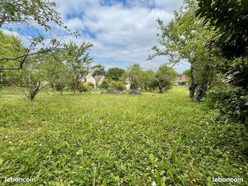 Terrain 596 m² · à Vauréal · 187 400 €