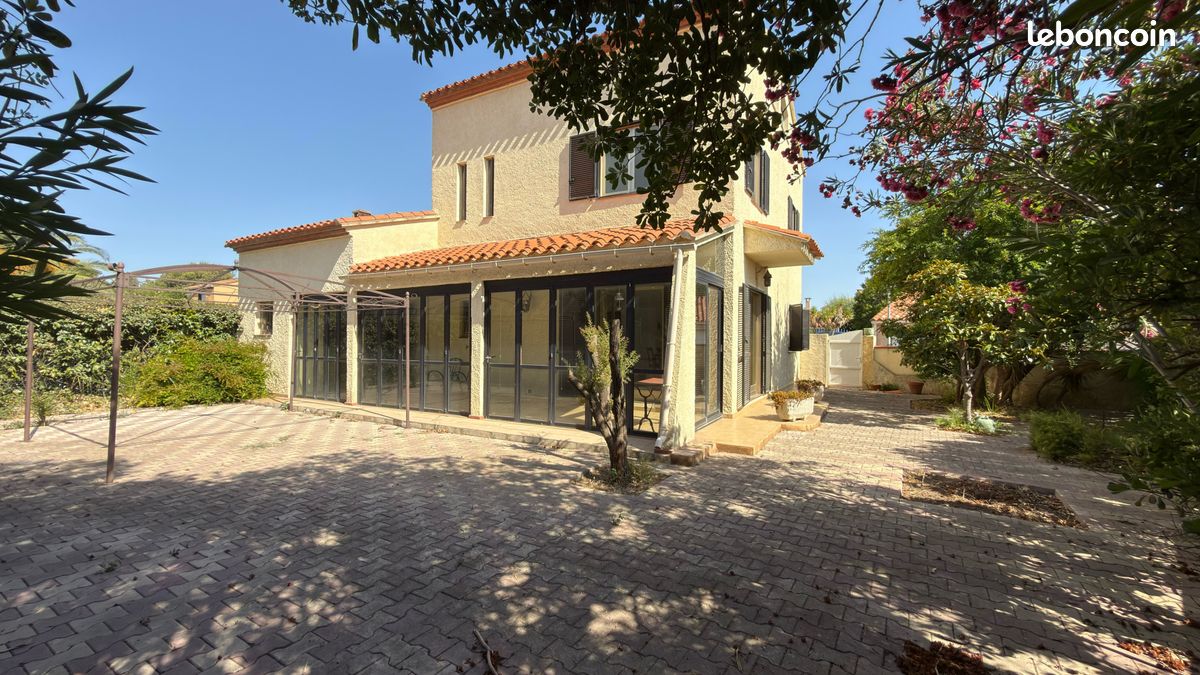 Maison 4 pièces 137 m² · à Saint-Cyprien · 137 m² · 379 000 €