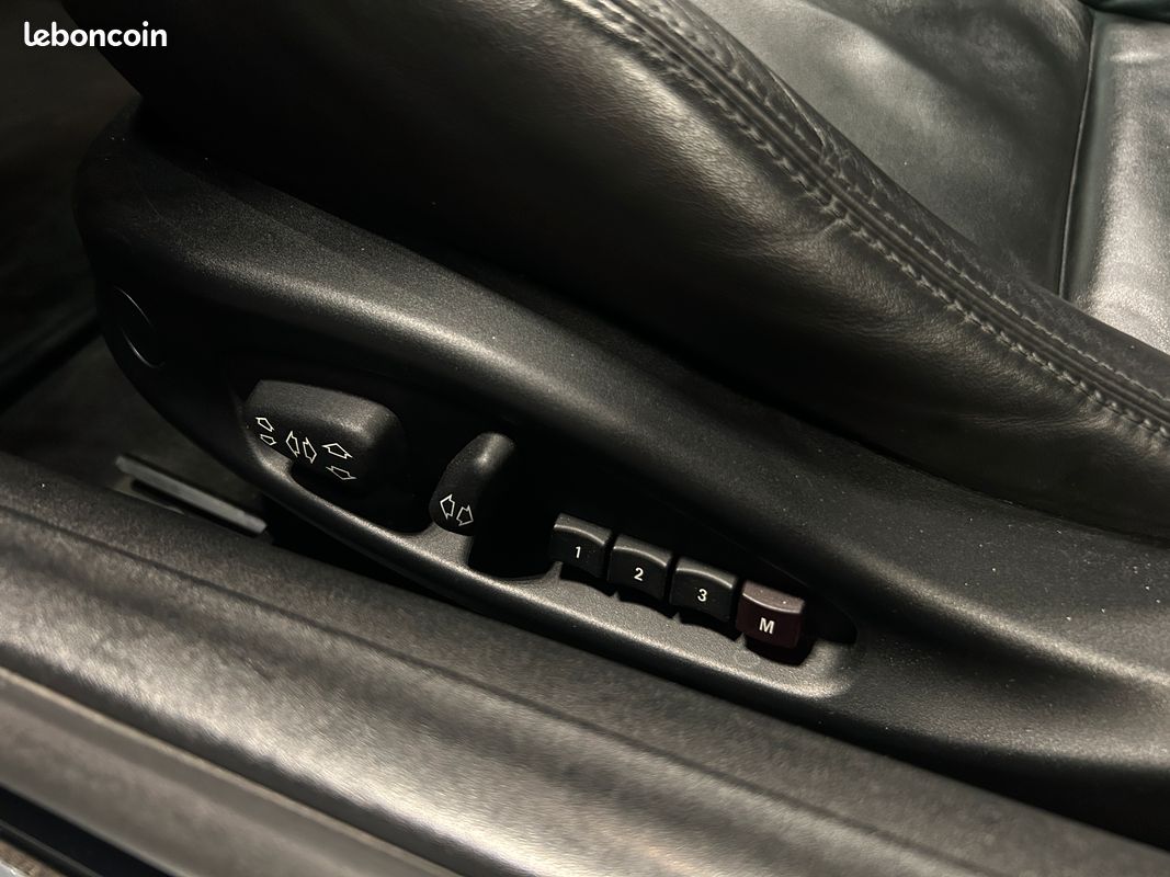 BMW Z4 M Roadster E85 3,2L 343ch BVM6 + 4 PNEUS NEUFS + NOIR SAPHIR + SELLERIE CUIR ÉLECTRIQUE ET CHAUFFANT + REGULATEUR DE VITESSE (image 9)