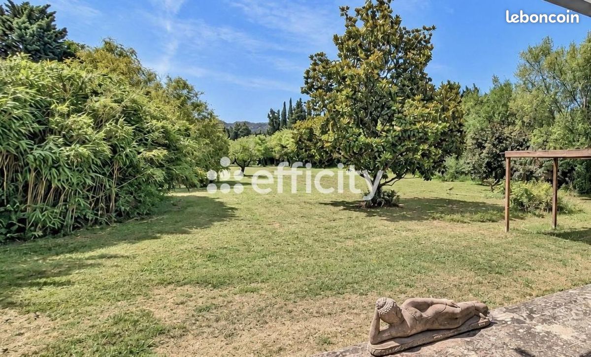 Maison 3 pièces 93 m² · à Saint-Rémy-de-Provence · 93 m² · 560 000 €