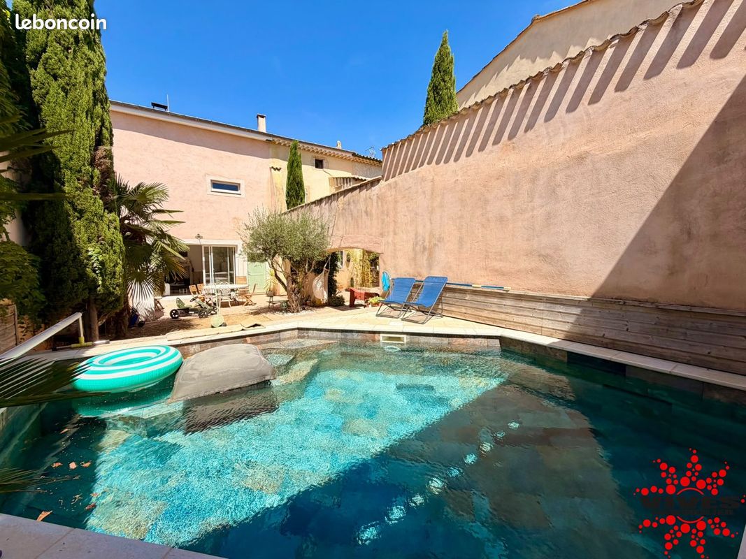 Maison 6 pièces 241 m² · à Bassan · 241 m² · 398 000 €
