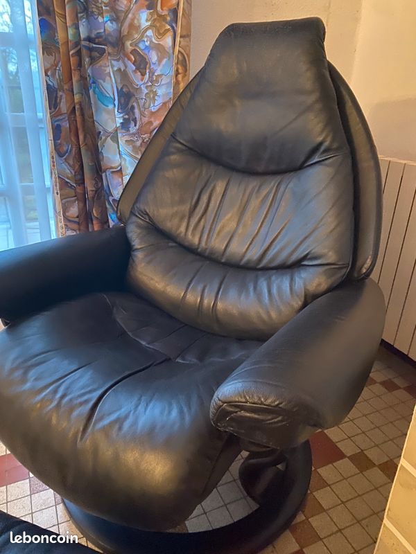 Fauteuil Stressless en cuir et son repose pieds (image 5)
