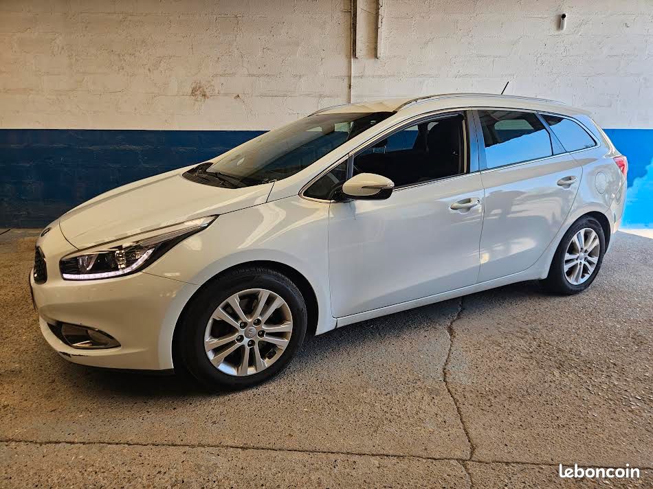 KIA CEED SW STYLE 1.6 CRDi 110 CH (image 1)