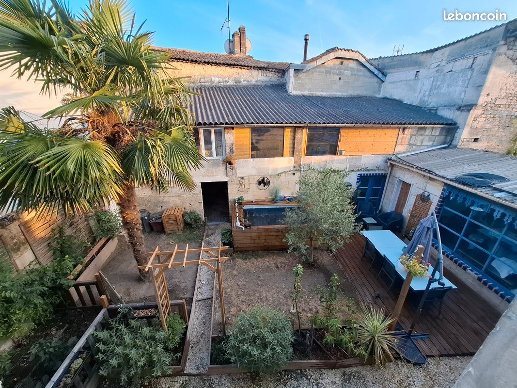 Maison 14 pièces 273 m² · à Châteauneuf-sur-Charente · 273 m² · 347 000 €
