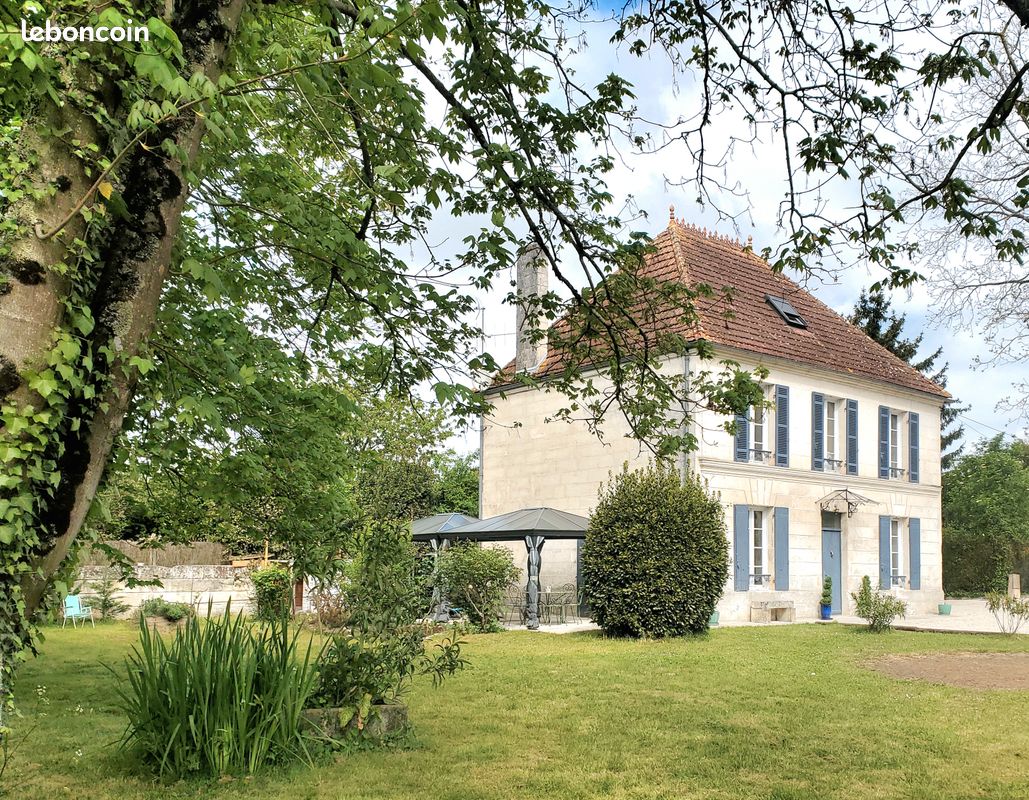 Maison 5 pièces 165 m² · à Saintes · 165 m² · 395 000 €