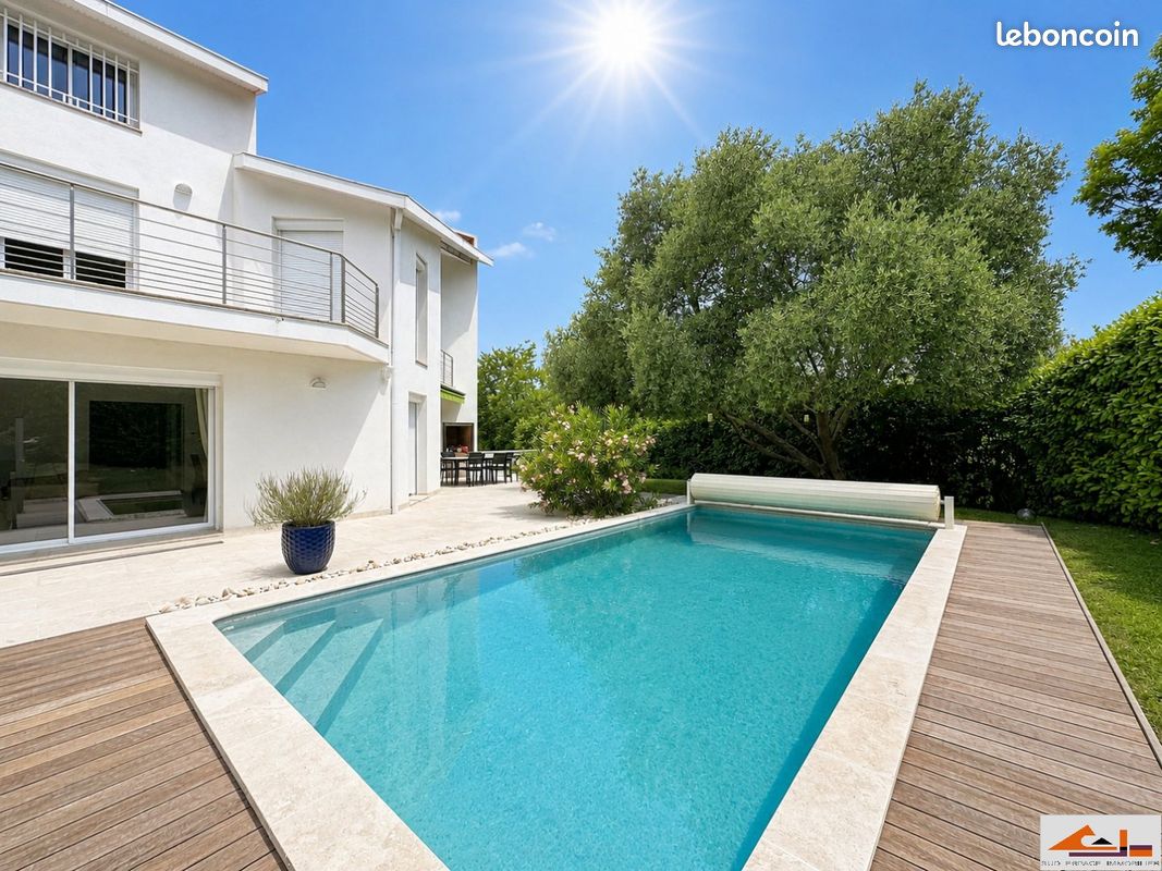 Villa 7 pièces 228 m² (image 2)