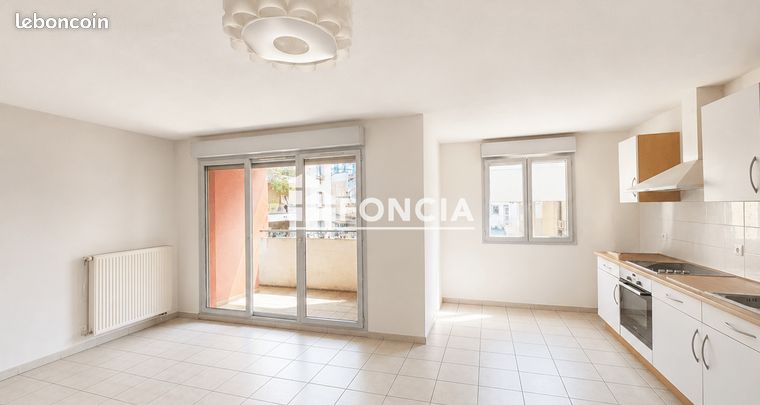 À VENDRE – T3 de 63 m² avec balcon et garage fermé – Lyon 7ᵉ (Manufacture des Tabacs) — 3