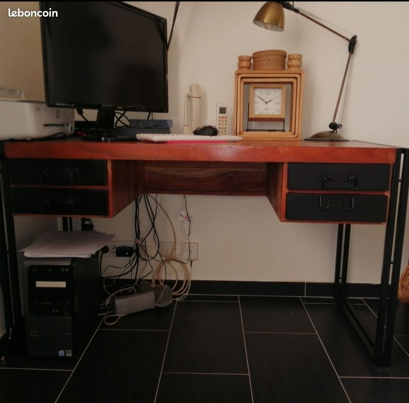 Bureau style industriel en manguier (image 1)