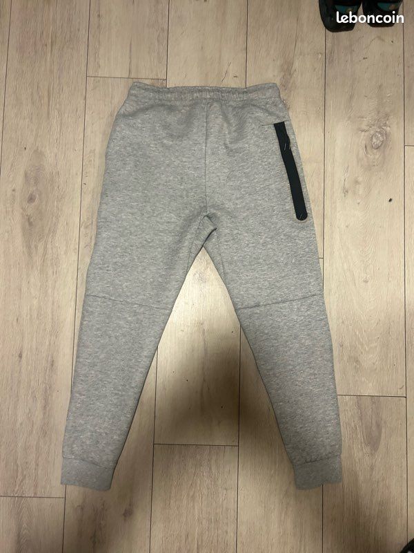Bas Nike tech gris prix négociable (image 2)