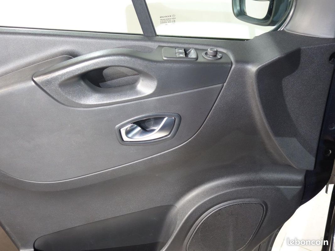 RENAULT TRAFIC L1H1 2.0 DCi 170 CH EDC CONFORT (image 35)