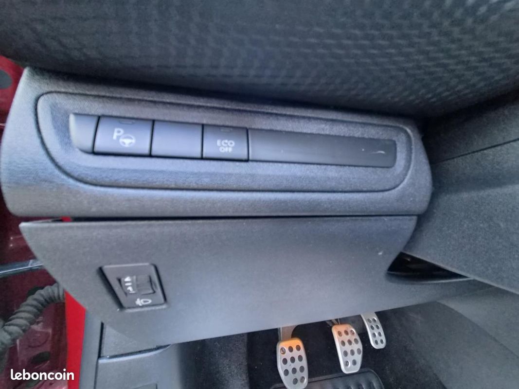 PEUGEOT 2008 1.2i PureTech 12V S&S - 110 GT Line PHASE 2 (image 14)