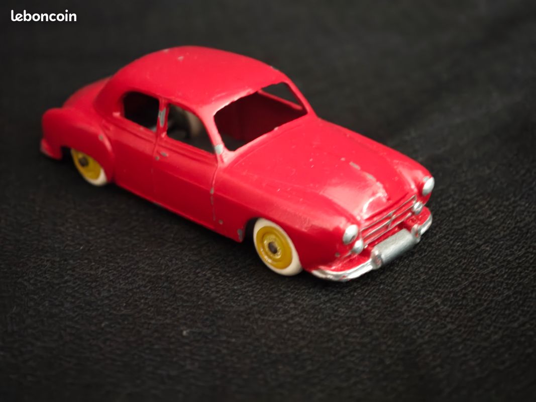 CIJ Renault Frégate 1/43 rouge jouet collection brocante - Modélisme CIJ Renault Frégate 1/43 rouge jouet collection brocante - Modélisme