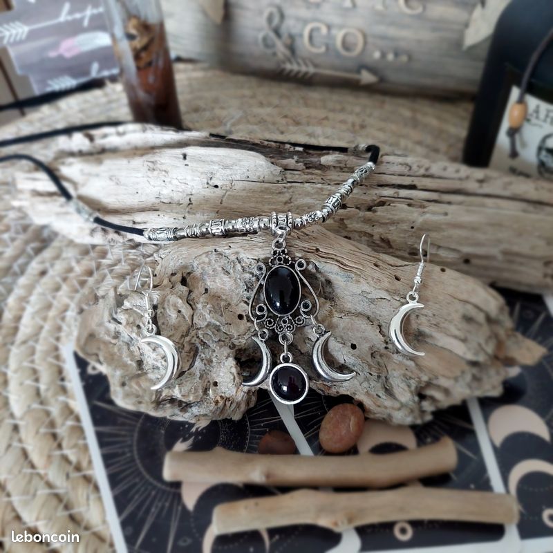 Parure boho mystique, triple lune obsidienne, sautoir noir multiperles (image 2)