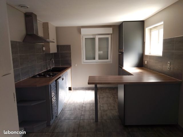 Maison 4 pièces 81 m² · à Cossé-le-Vivien · 81 m² · 670 €