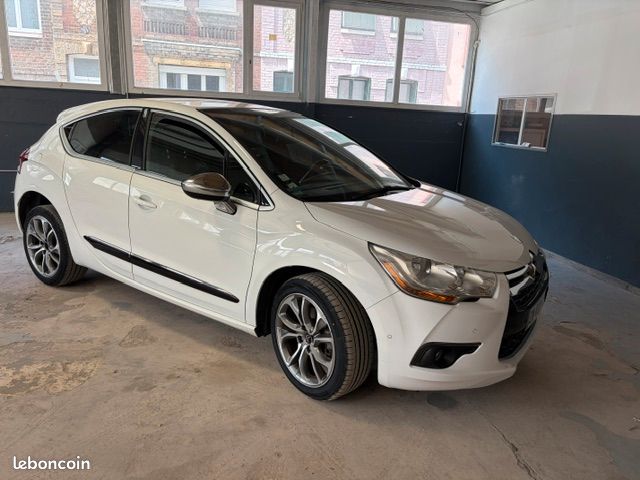 CITROEN DS4 2.0 HDi 135 Urban Show (image 1)