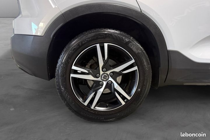 VOLVO XC40 D3 AWD AdBlue 150 ch Geartronic 8 R-Design Garantie 12 mois (image 17)