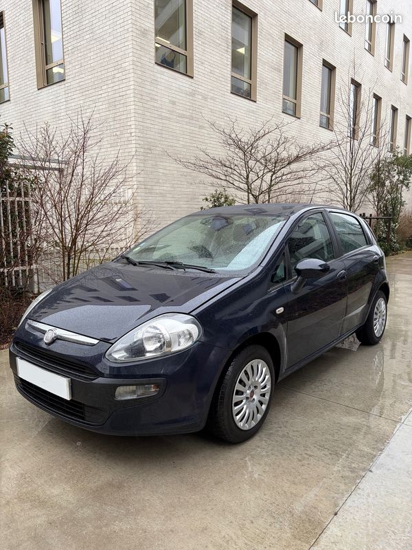 Fiat Punto EVO 1.4L FINITION DYNAMIC - 1ÈRE MAIN - ENTRETIEN À JOUR (image 1)