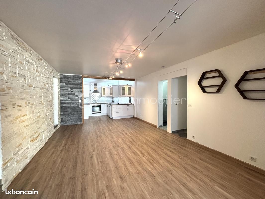 Appartement 4 pièces 91 m² · à La Ville-du-Bois · 91 m² · 245 900 €