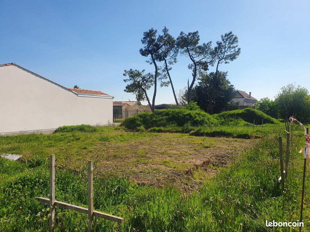 Terrain 518 m² · à Meursac · 518 m² · 64 000 €