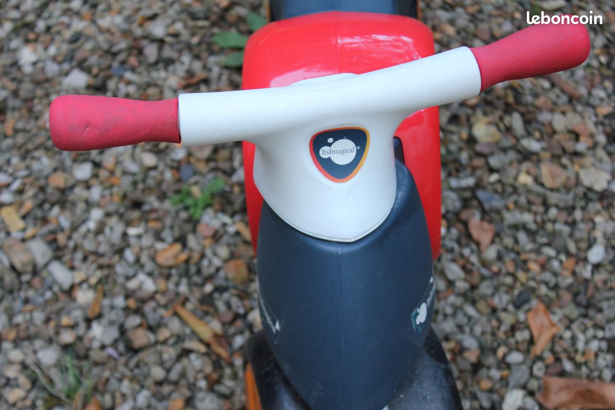 Moto enfant rouge et noire (image 4)
