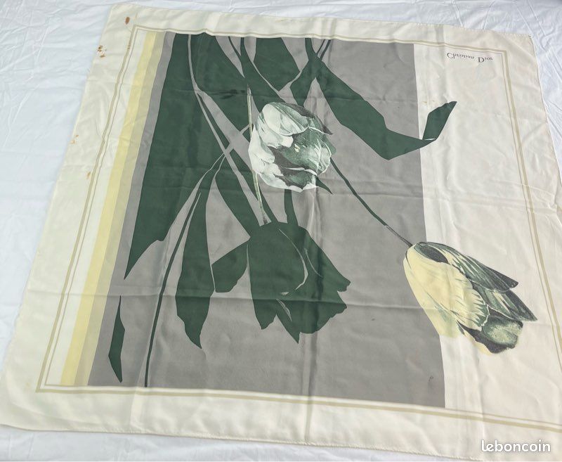 Carré Christian Dior vintage motif fleuri soie vert blanc (image 10)