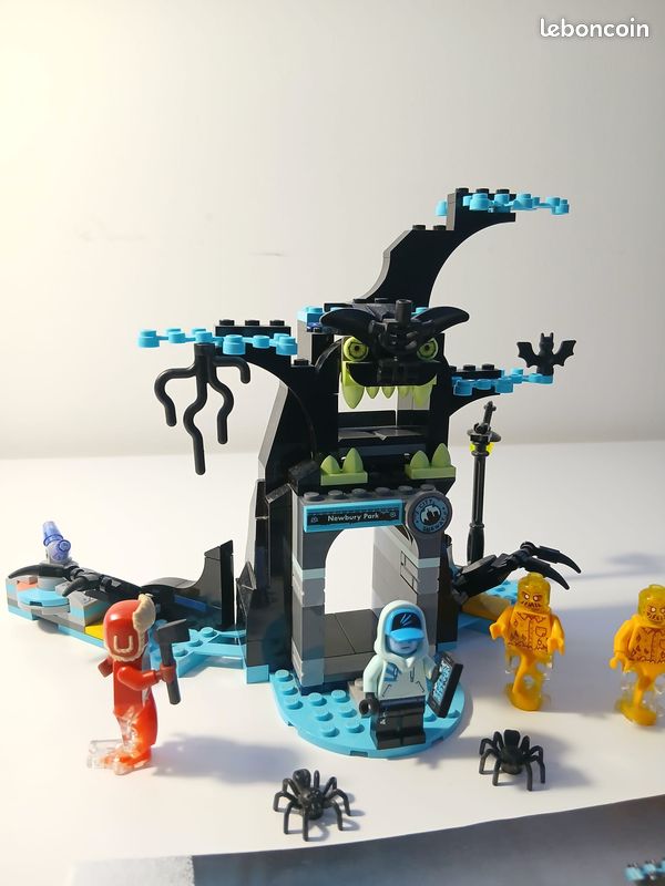 Lego Hidden side 70427 (image 2)