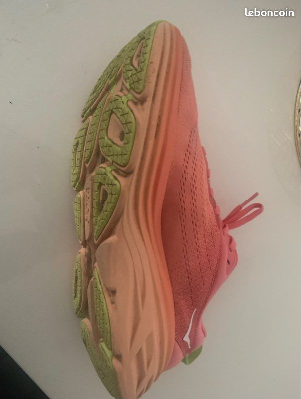 Baskets Hoka One One homme 42 bon état (image 2)
