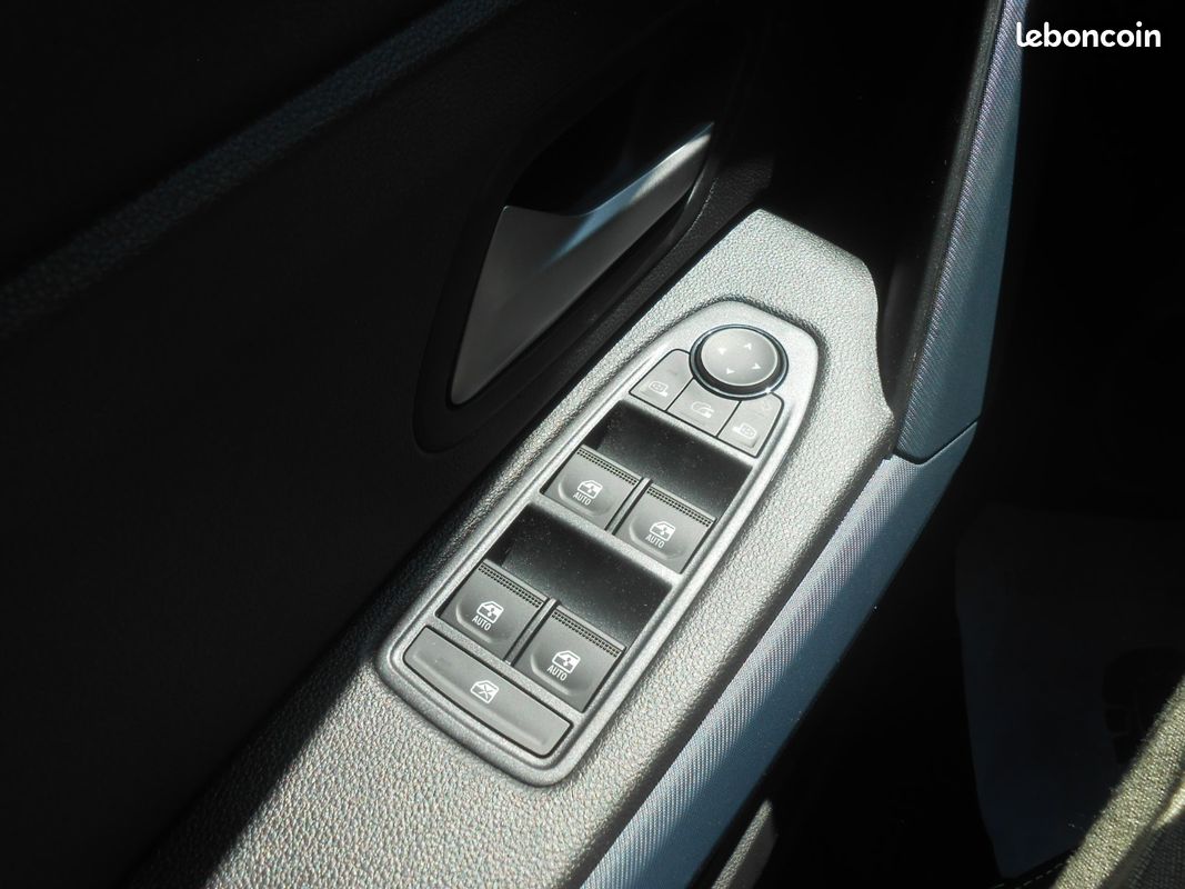 DACIA Duster Hybrid 140 Journey 4 X 2 (image 17)