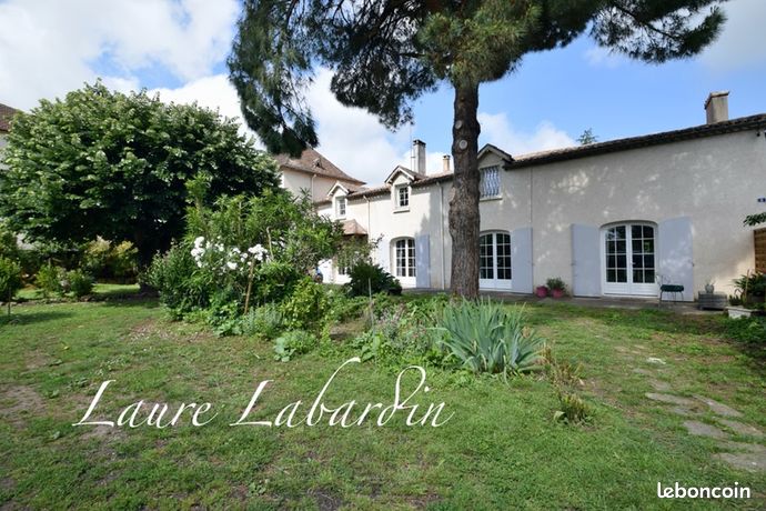 Maison 8 pièces 253 m²