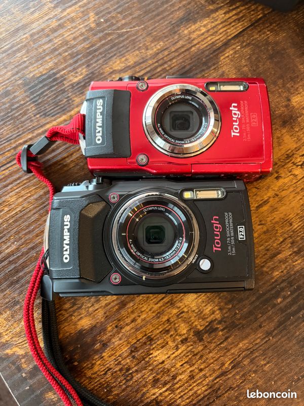 Lot de 2 appareils photo Olympus Tough TG-2 + 4 batteries et accessoires (image 1)