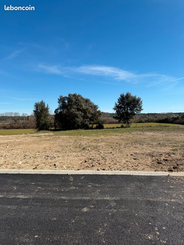 Dernier lot disponible magnifique terrain à bâtir de 710m² · à Saint-Bauzille-de-Montmel · 200 000 €