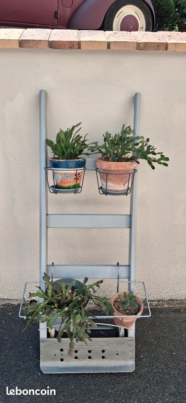 Ancien diable en bois porte plantes (image 2)