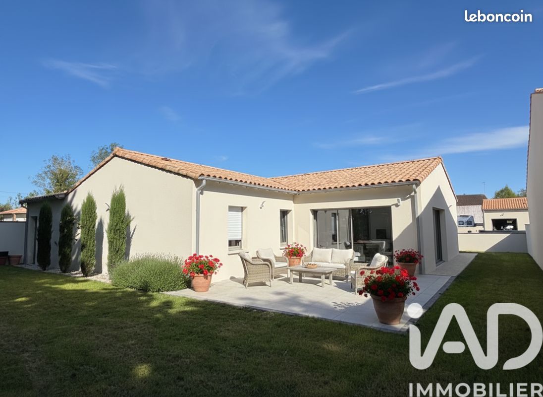 Maison 6 pièces 128 m² · à Coulon · 128 m² · 349 900 €