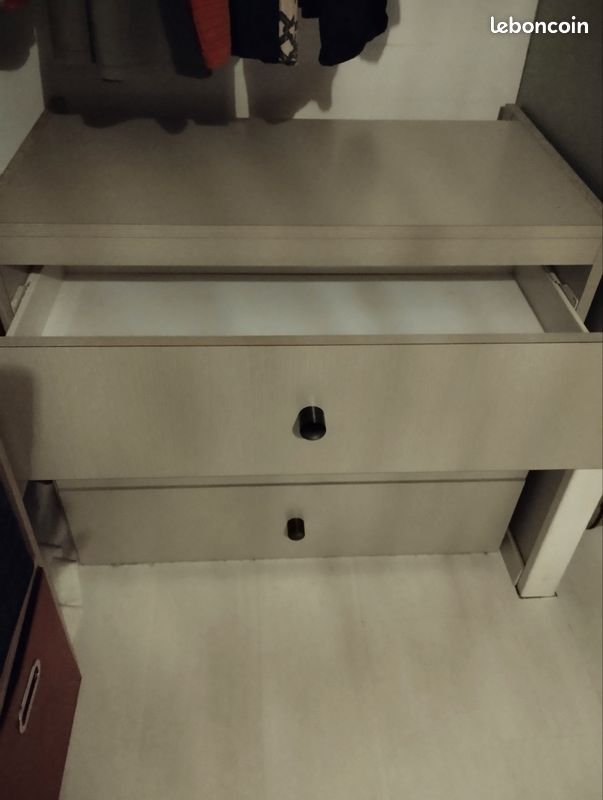 Commode (image 2)