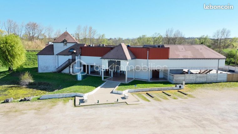 Longère 12 pièces 1 400 m²