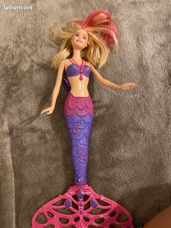 Poupée sirène barbie (image 1)