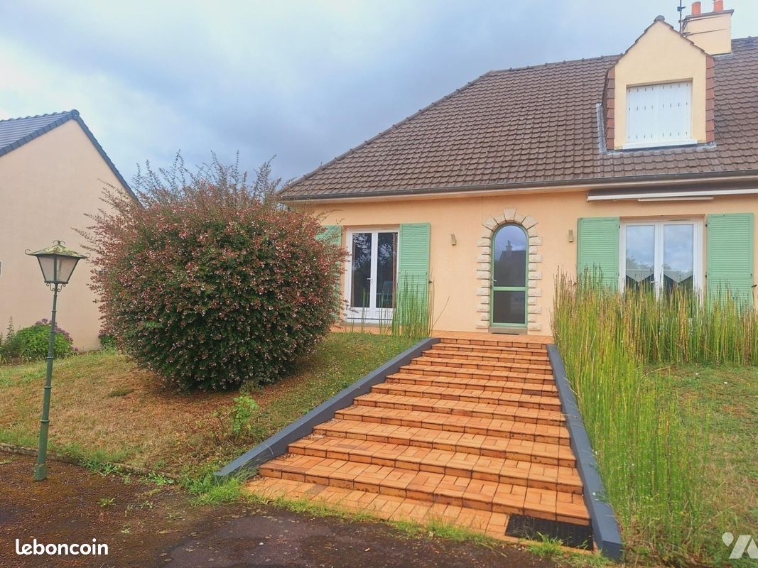 Maison 5 pièces 101 m² · à Savigné-l'Évêque · 101 m² · 177 650 €