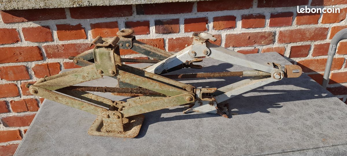 Cric automobile véhicule ancien (image 1)