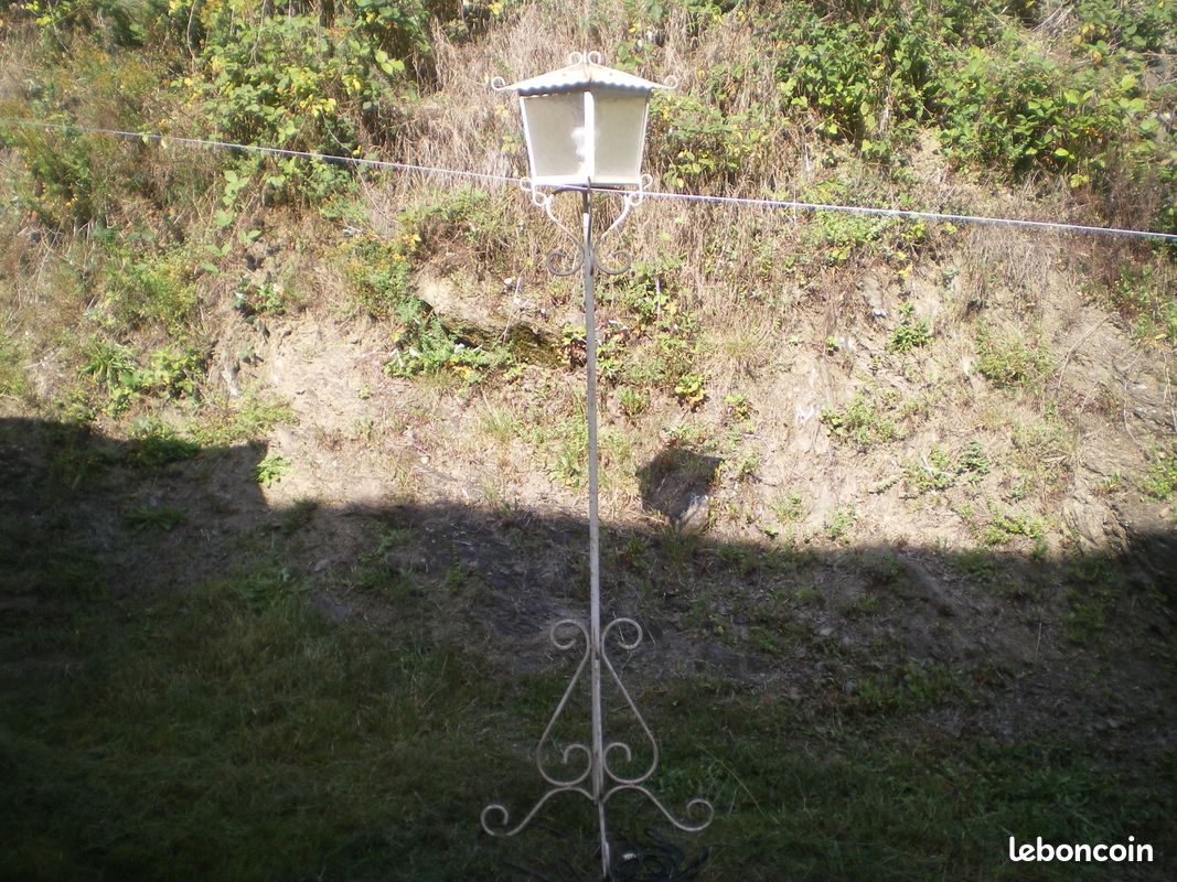 Tres ancienne lanterne fer forger 1m80 de haut (image 1)