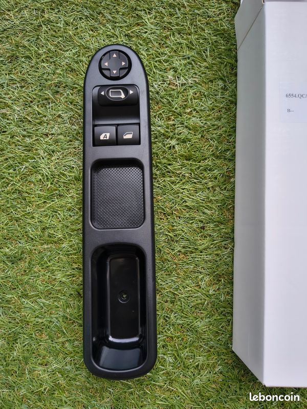 Bouton Lève-vitre Peugeot 207 / Citroën C3 Picasso - Référence 6554.QC, Neuf, Noir