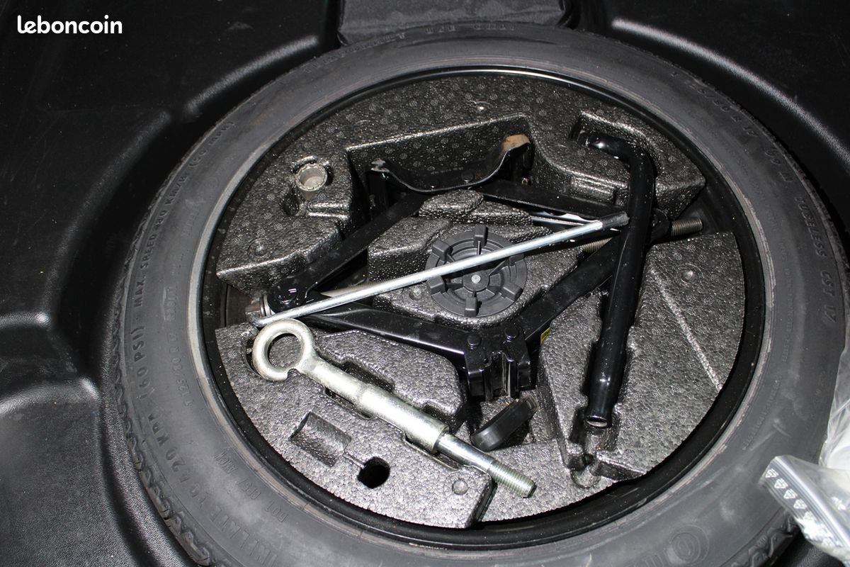 Volvo V60 D2 120CH KINETIC BUSINESS GEARTRONIC (image 14)