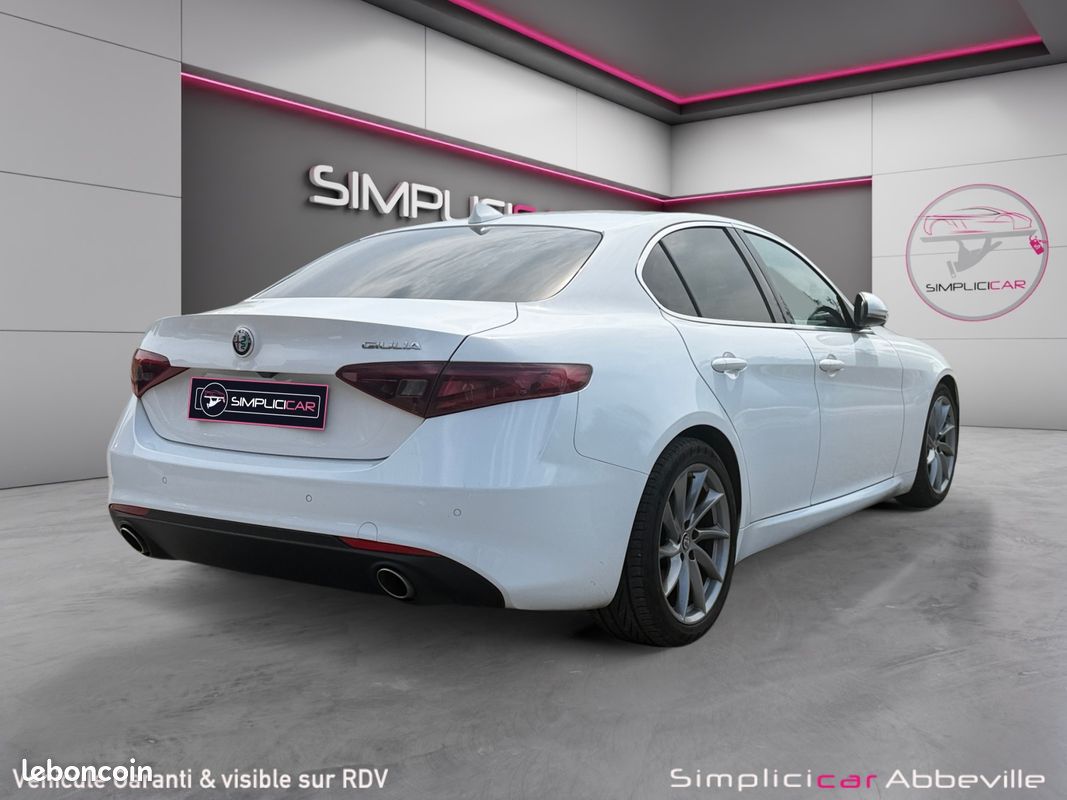 ALFA ROMEO GIULIA 2.2 JTD 180 LUSSO AT 180Ch Garantie 12 mois (image 8)