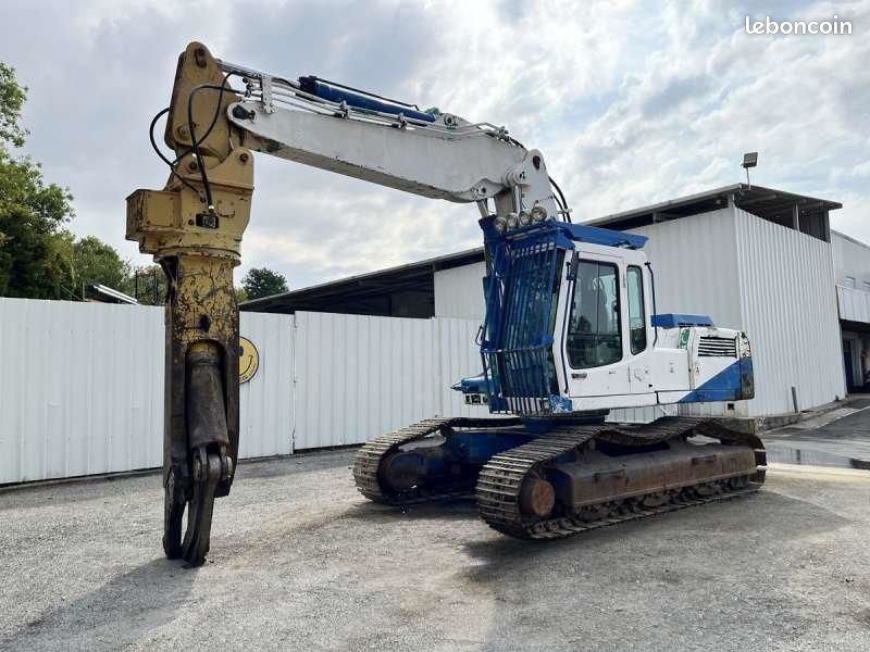 Liebherr R924B HD-SL + PINCE A FERRAILLES (image 2)
